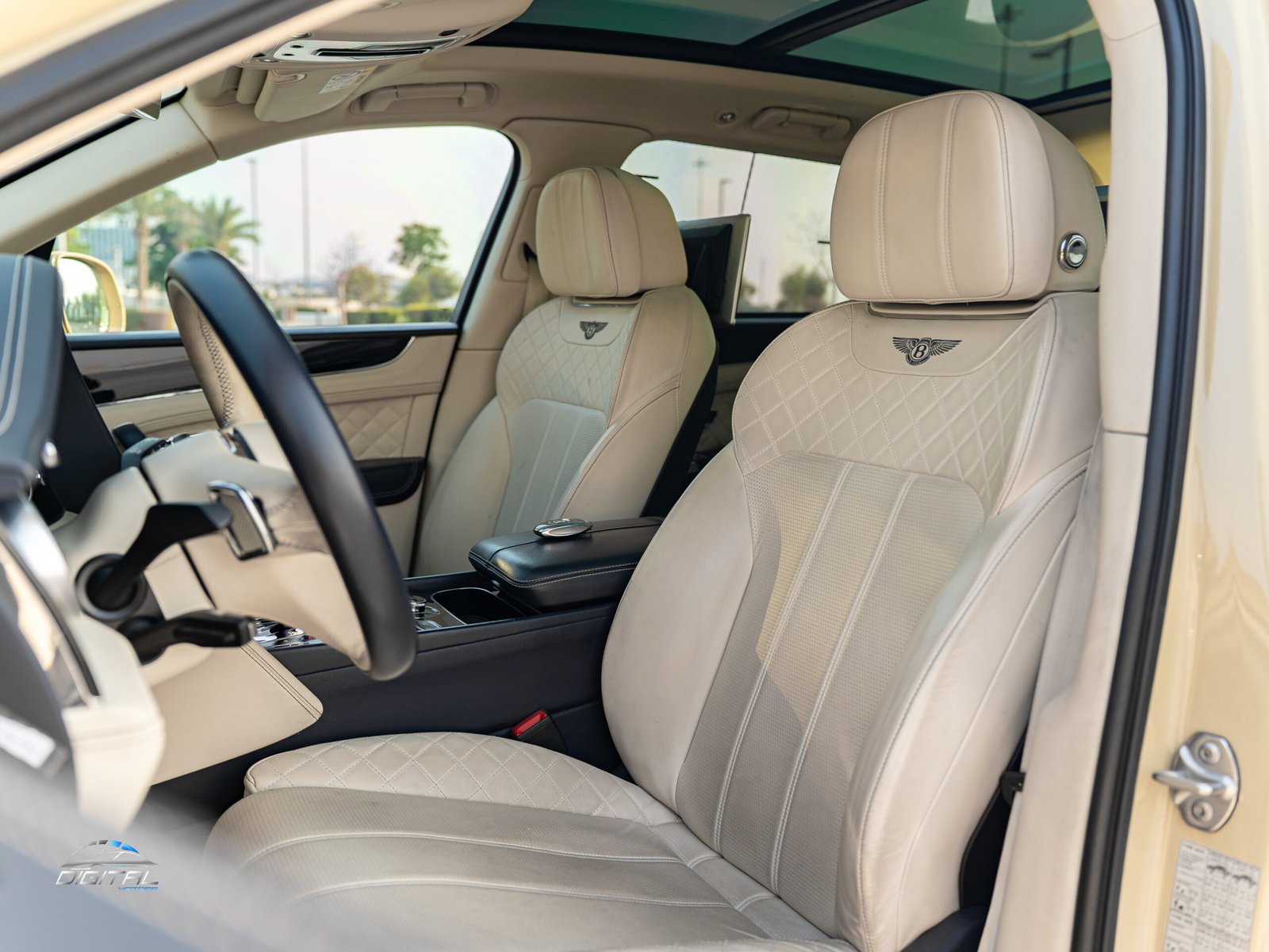 
								Bentley Bentayga full									