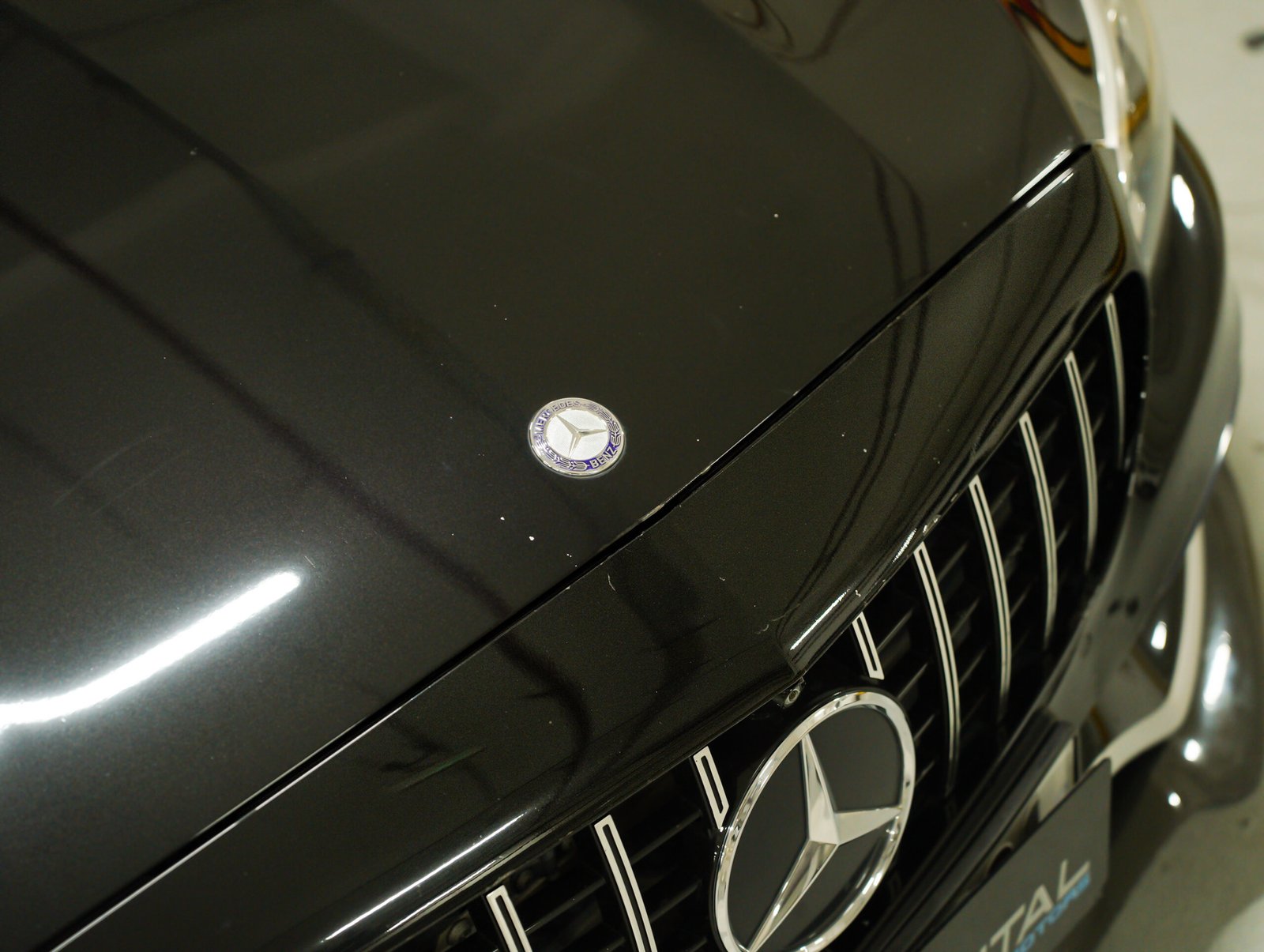 
								Mercedes-Benz C-Class 63 AMG S full									