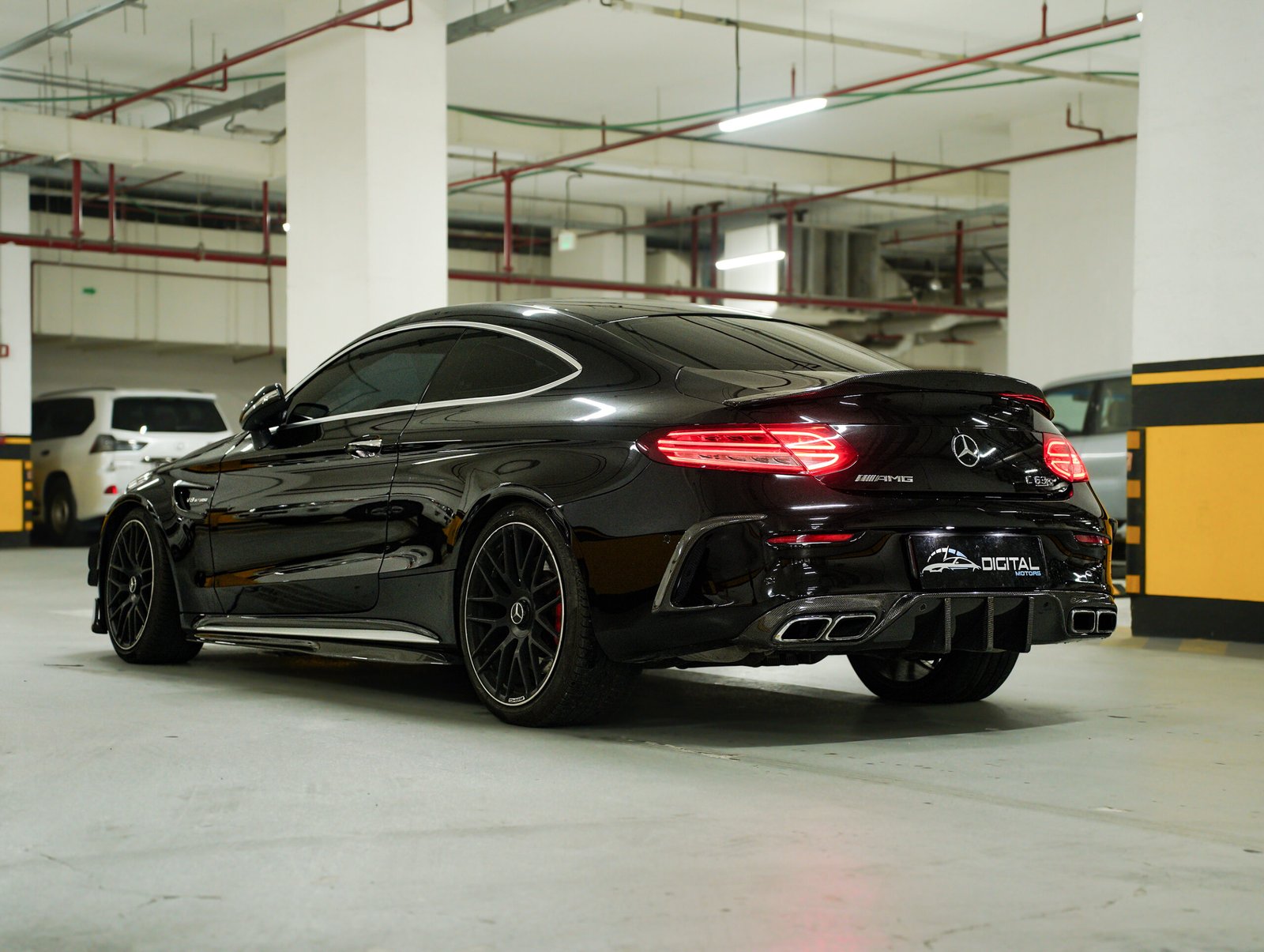 
								Mercedes-Benz C-Class 63 AMG S full									