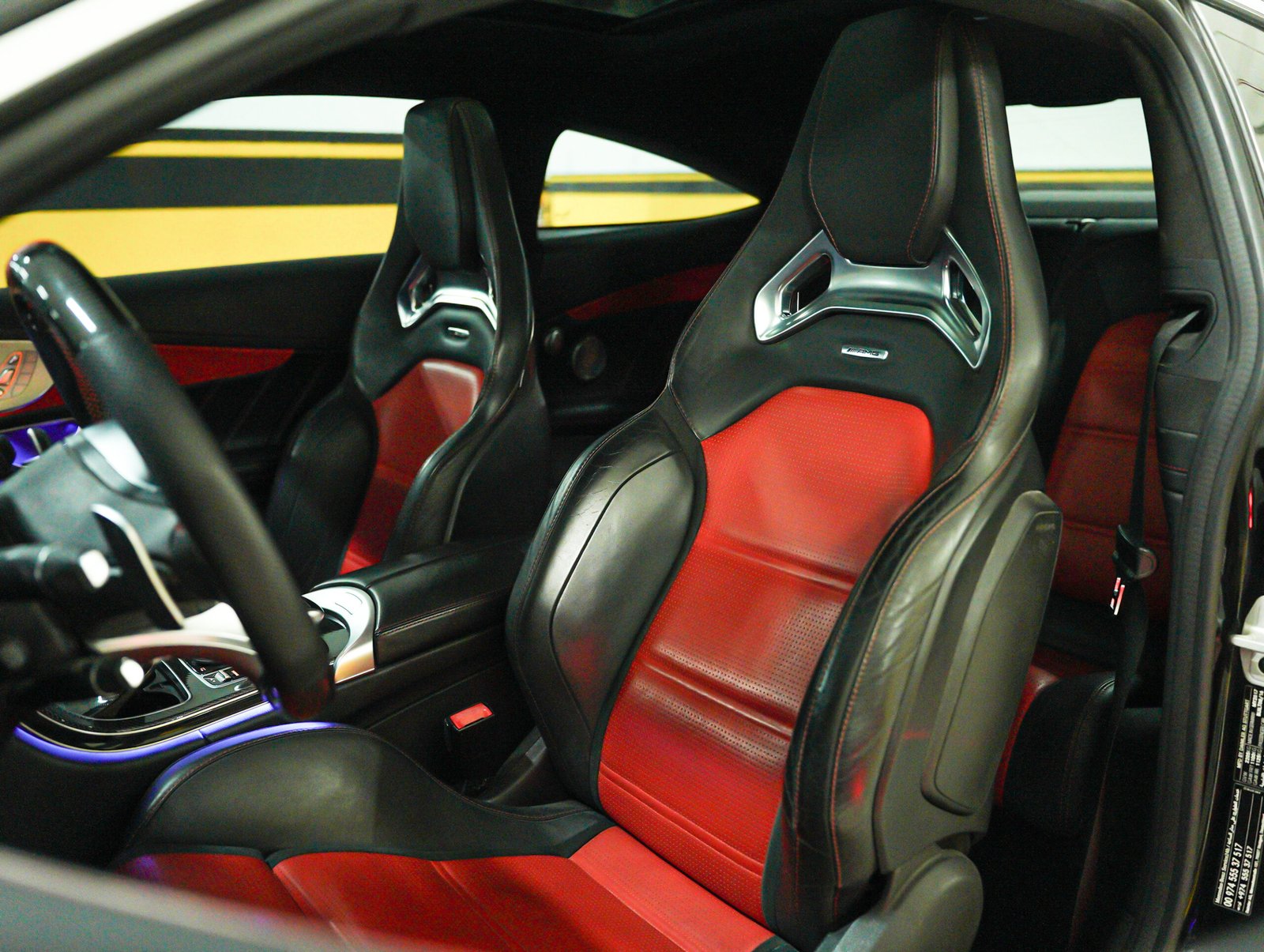 
								Mercedes-Benz C-Class 63 AMG S full									