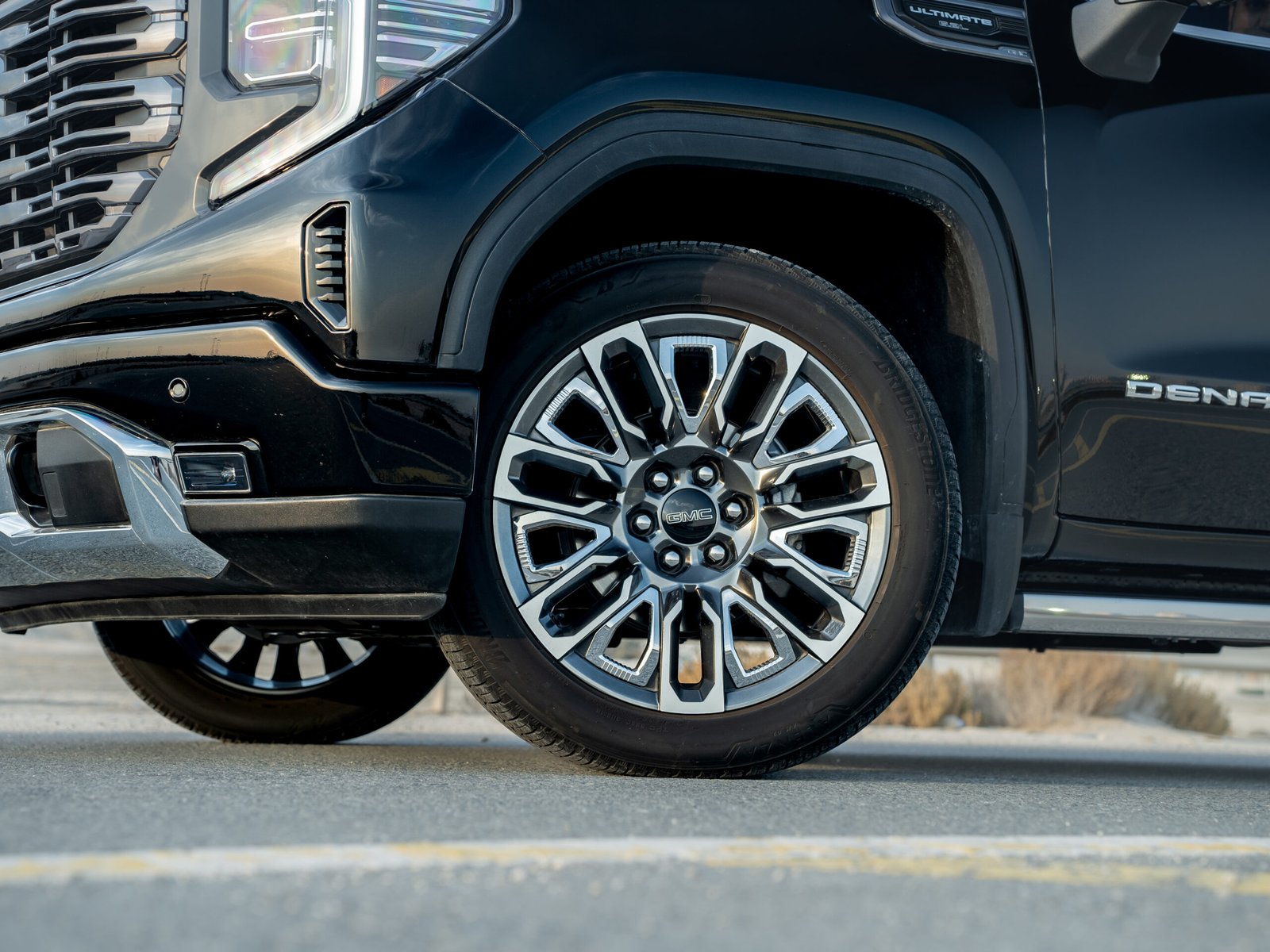 
								GMC Sierra Denali Ultimate full									