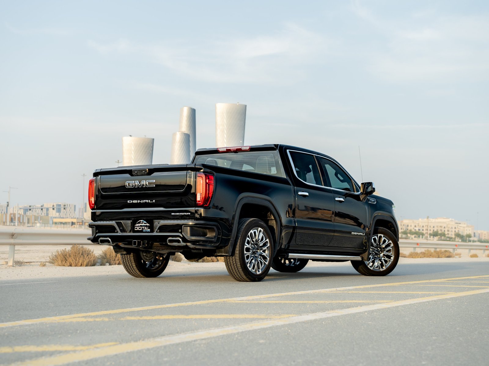 
								GMC Sierra Denali Ultimate full									