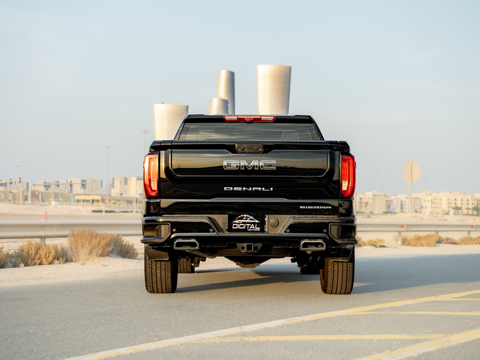 
								GMC Sierra Denali Ultimate full									