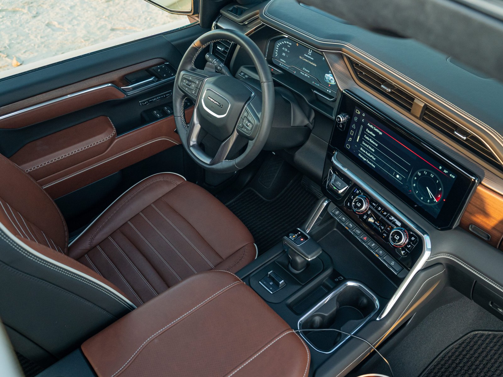 
								GMC Sierra Denali Ultimate full									