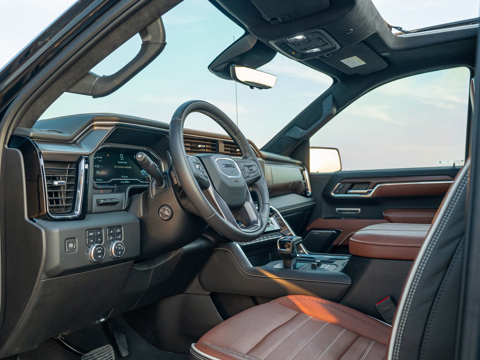 
								GMC Sierra Denali Ultimate full									