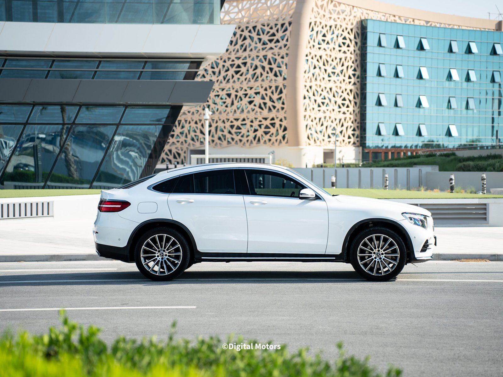 
								Mercedes-Benz GLC 250 full									