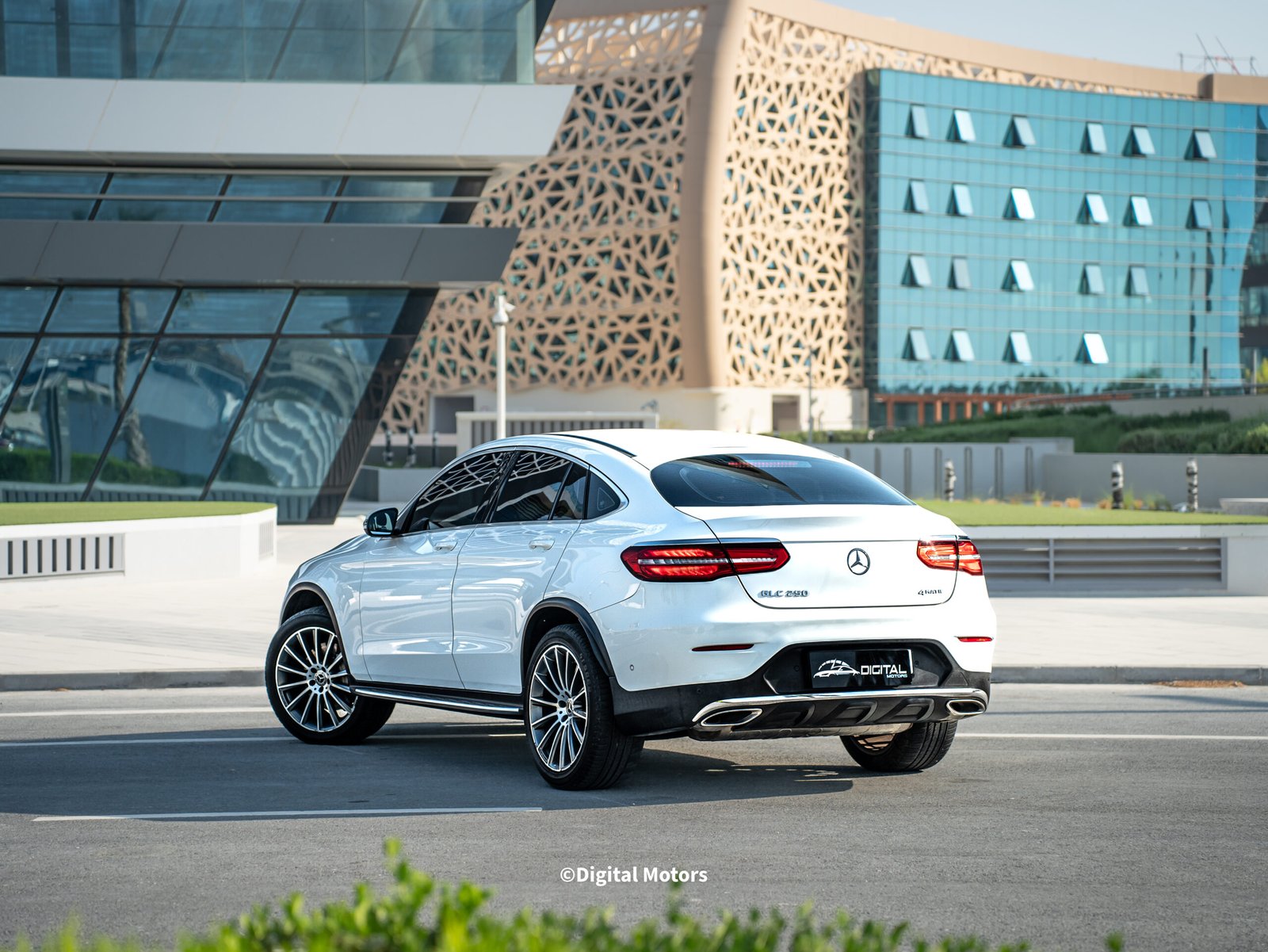 
								Mercedes-Benz GLC 250 full									