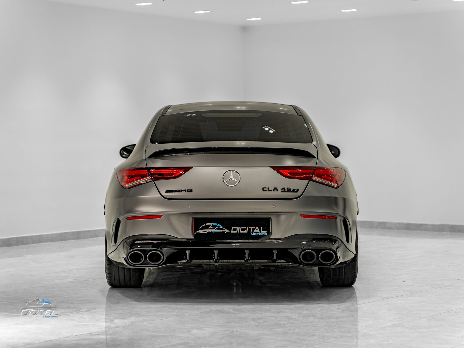 
								Mercedes-Benz CLA 45 S AMG full									