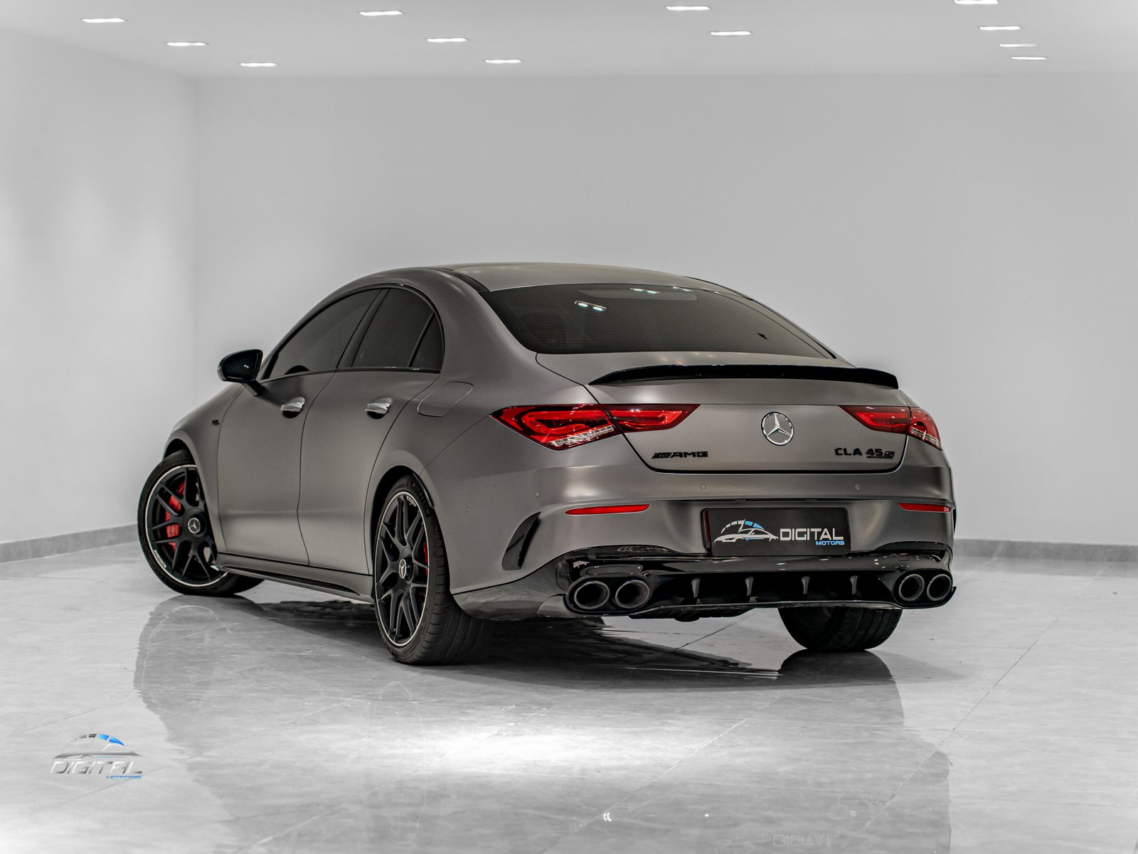 
								Mercedes-Benz CLA 45 S AMG full									