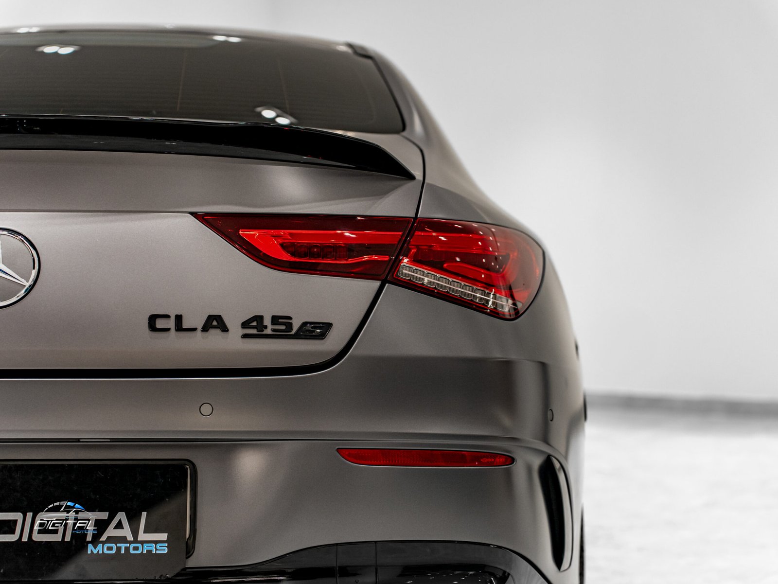 
								Mercedes-Benz CLA 45 S AMG full									