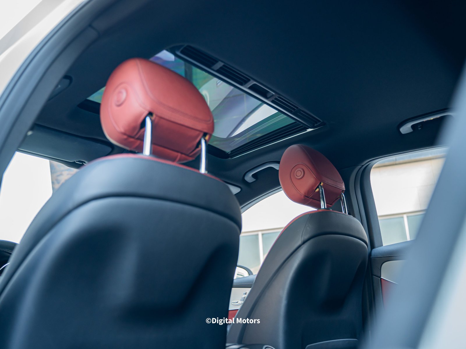 
								Mercedes-Benz GLC 250 full									