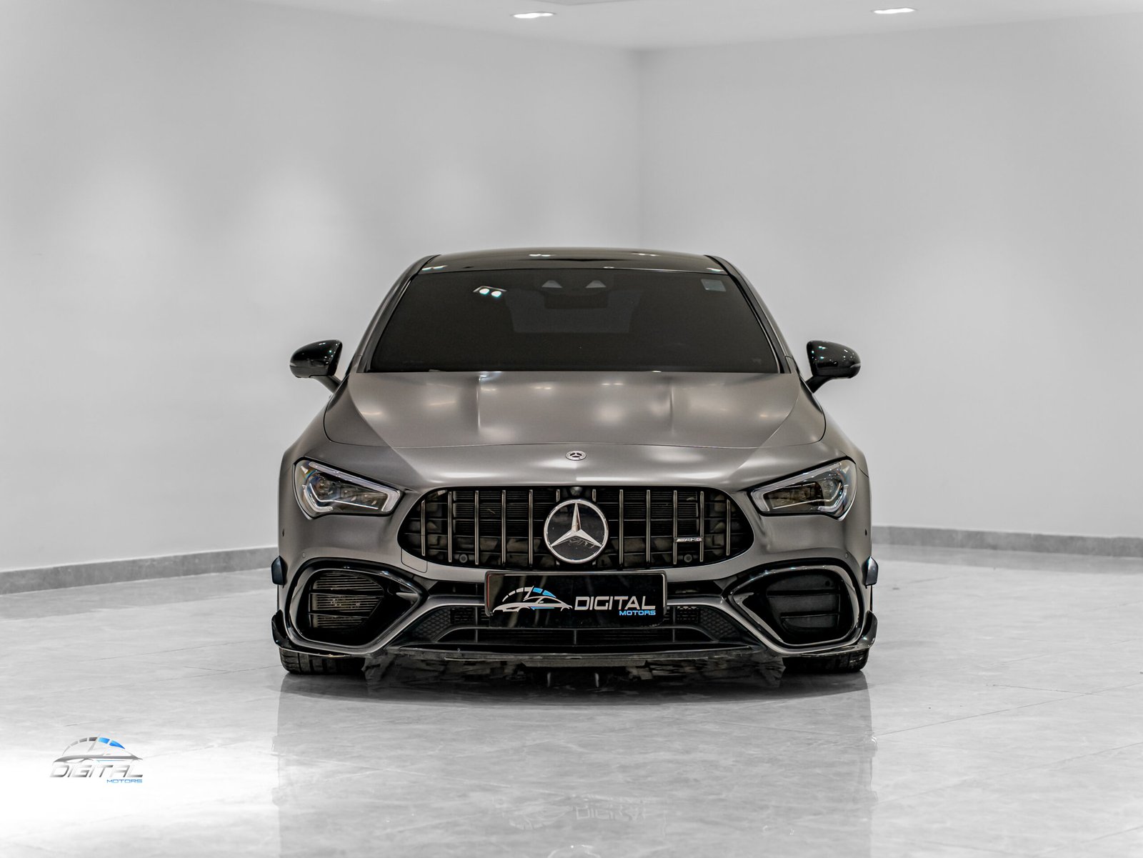 
								Mercedes-Benz CLA 45 S AMG full									