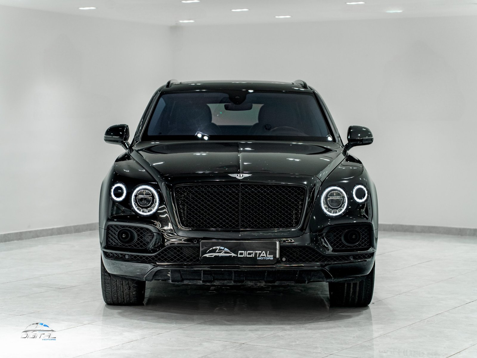 
								Bentley Bentayga Mulliner full									