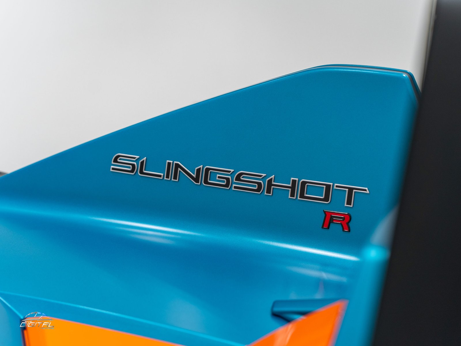 
								Polaris SlingShot R full									