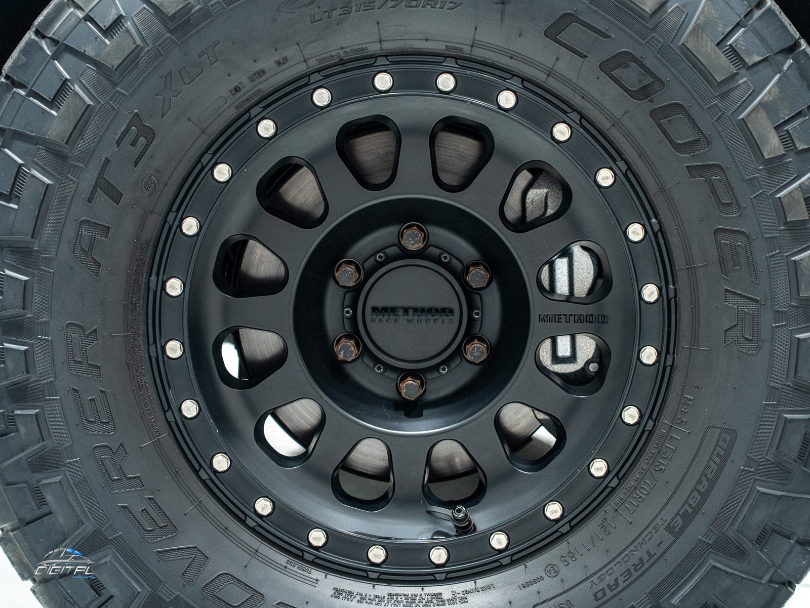 
								Chevrolet Silverado LT Trail Boss Z71 full									