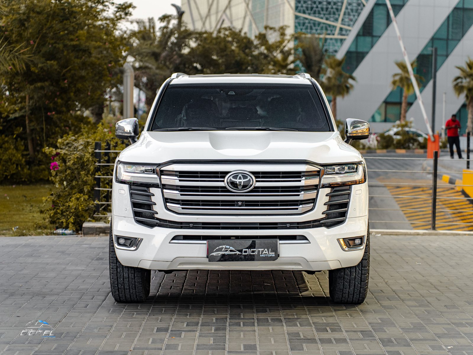 
								Toyota Land Cruiser VXR Twin Turbo full									