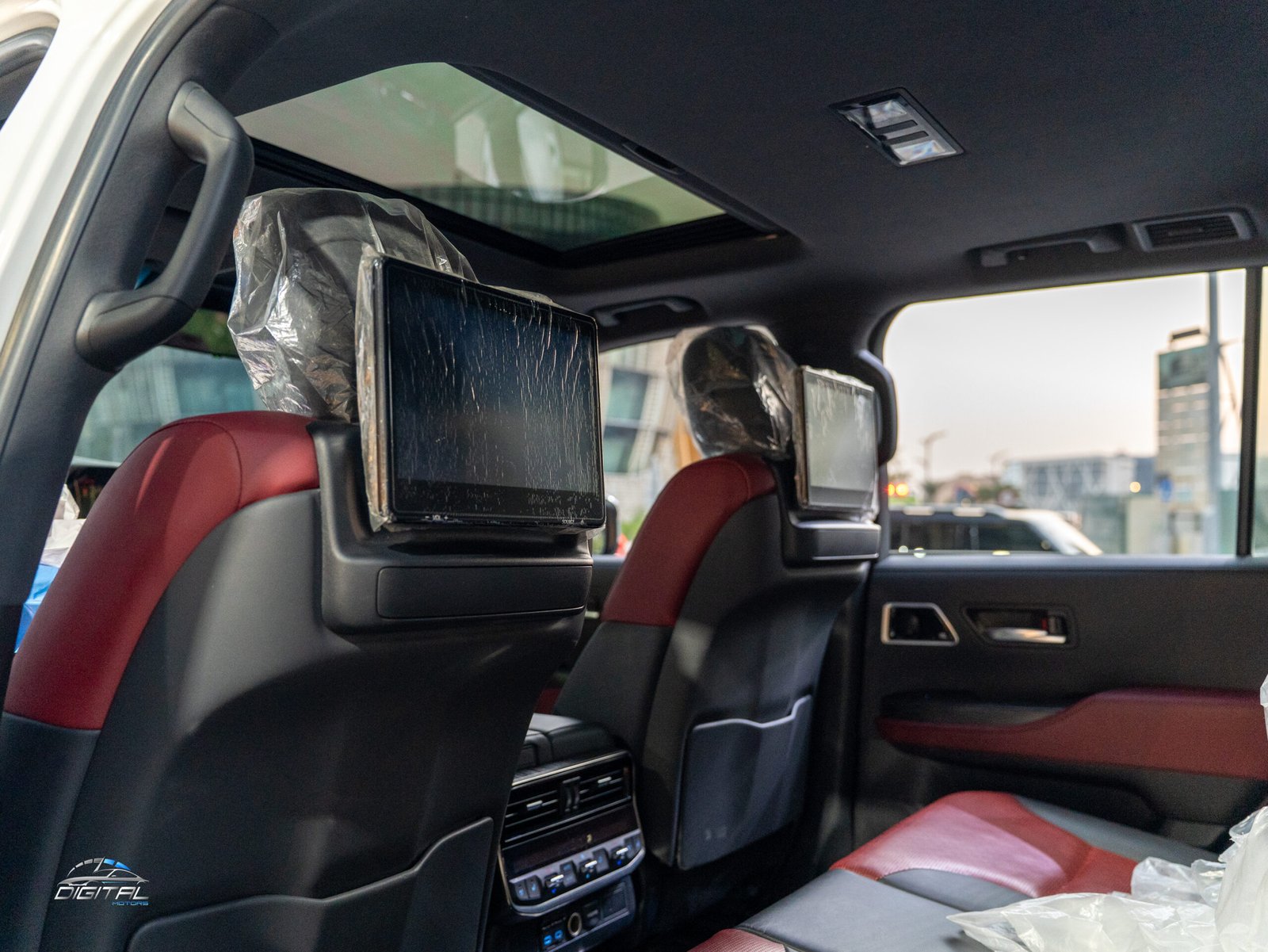 
								Toyota Land Cruiser VXR Twin Turbo full									