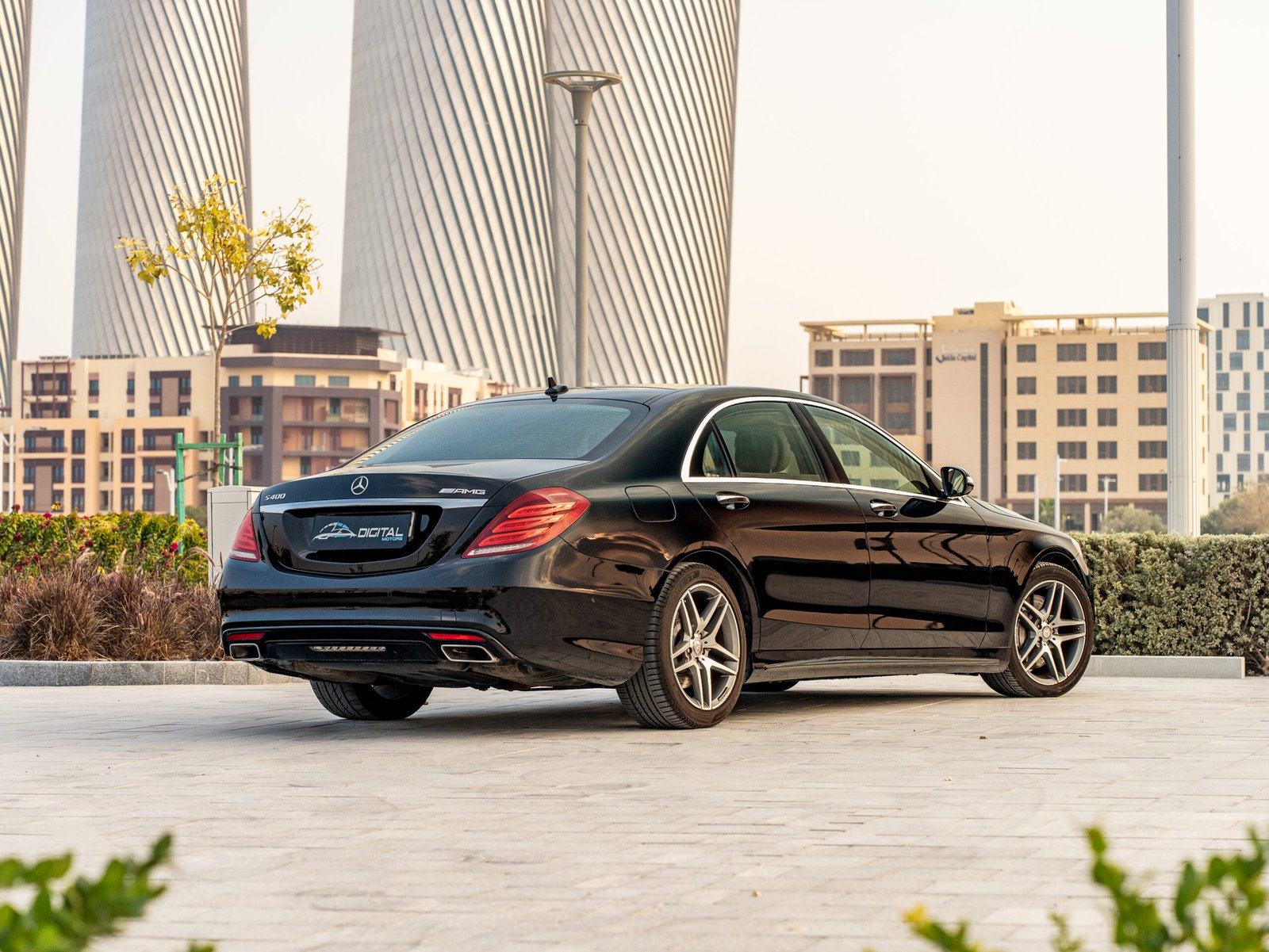 
								Mercedes-Benz S-Class 400 full									