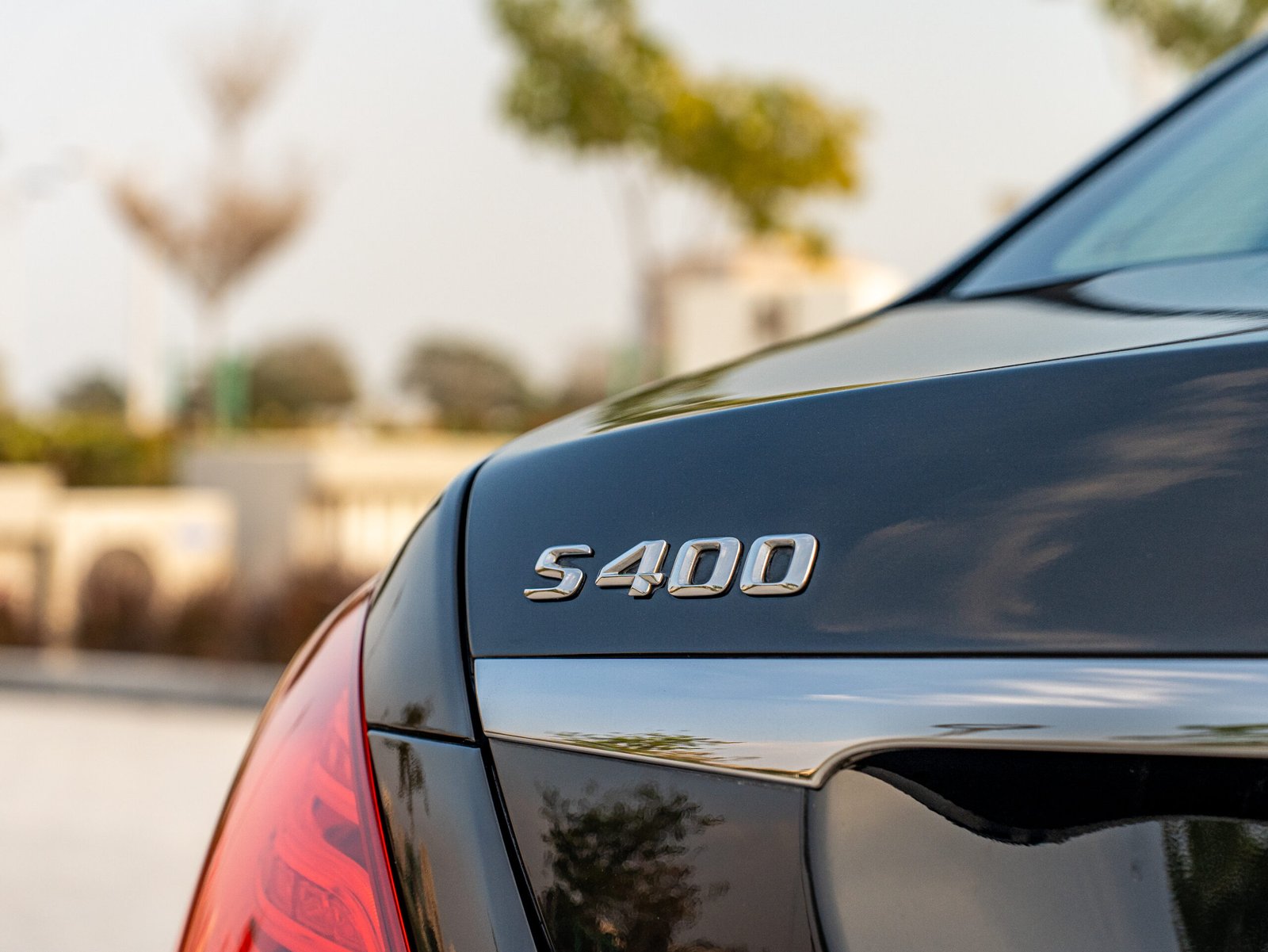 
								Mercedes-Benz S-Class 400 full									