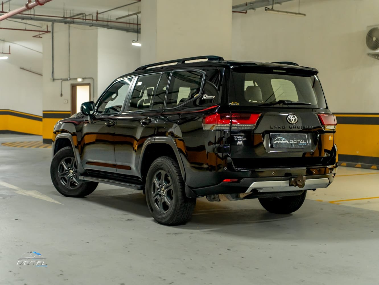 
								Toyota Land Cruiser GR Sport Twin Turbo full									