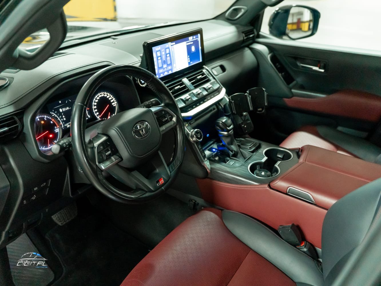 
								Toyota Land Cruiser GR Sport Twin Turbo full									