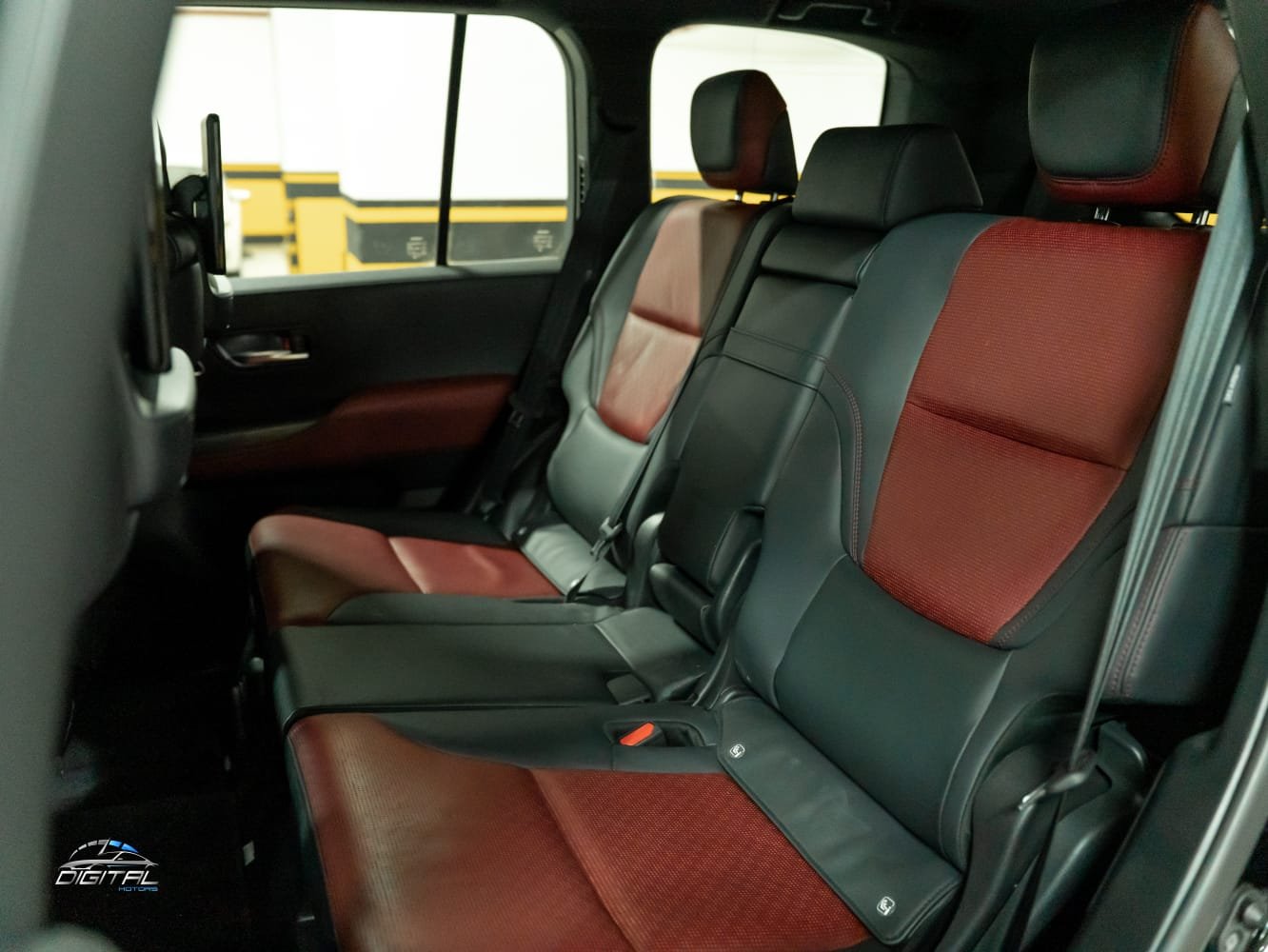 
								Toyota Land Cruiser GR Sport Twin Turbo full									