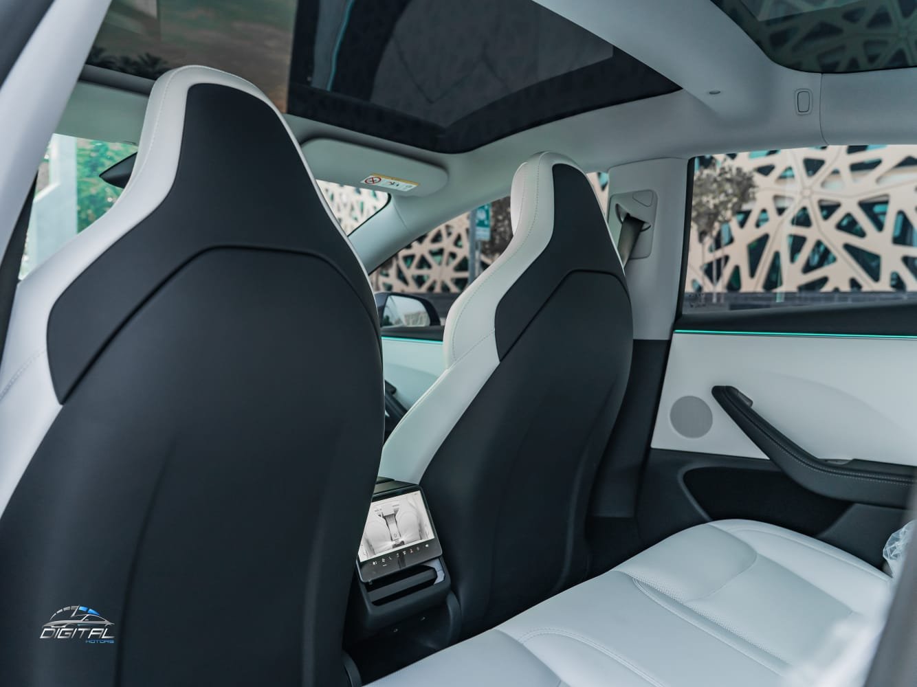 
								Tesla Model 3 2025 full									