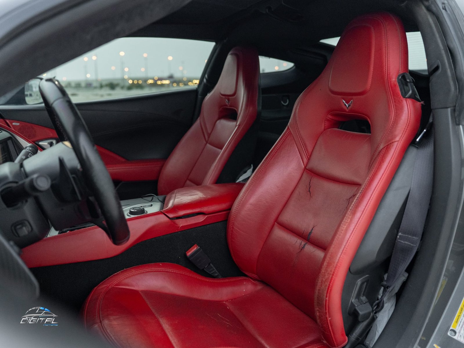 
								Chevrolet Corvette full									