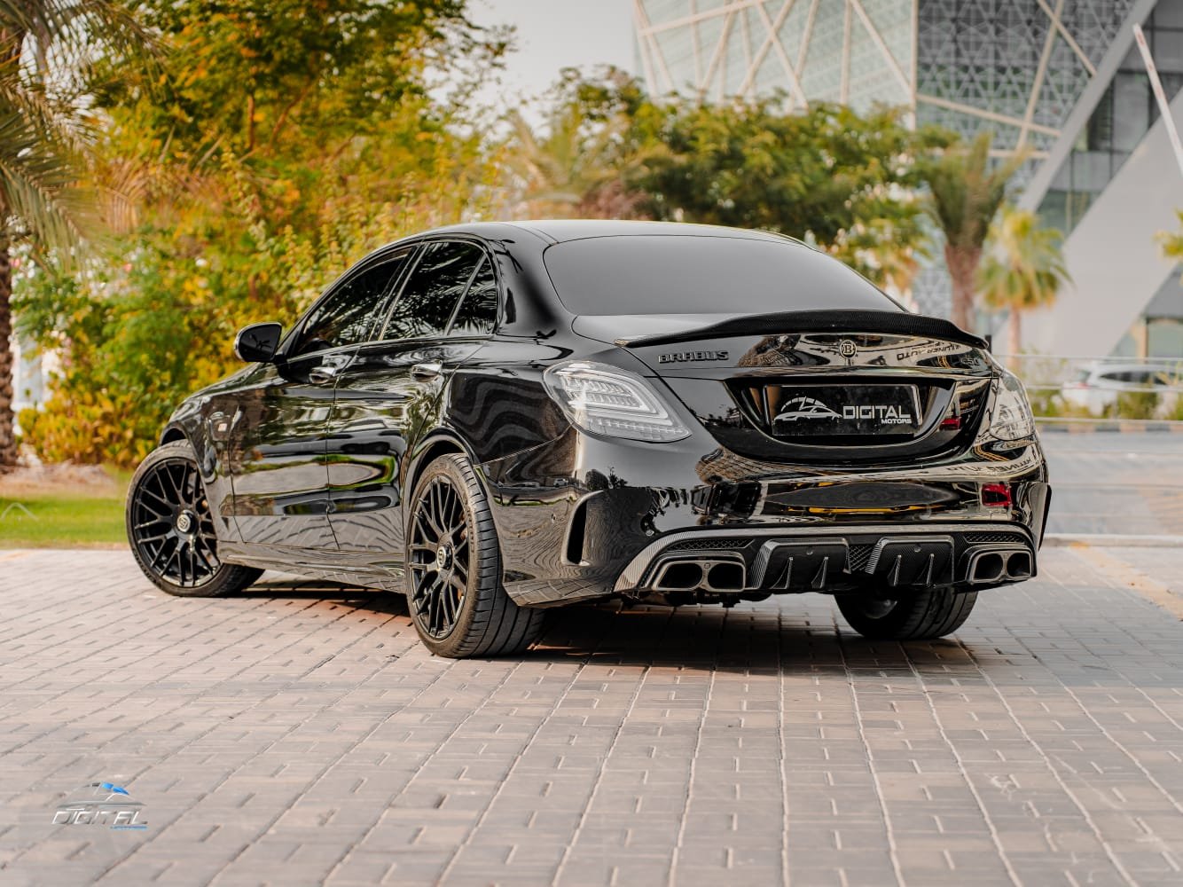 
								Mercedes-Benz C-Class 63 AMG S full									