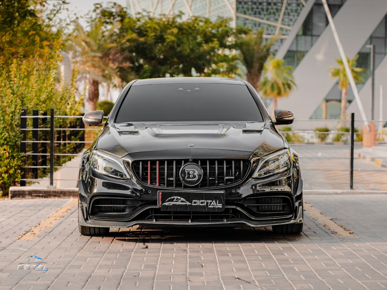 
								Mercedes-Benz C-Class 63 AMG S full									