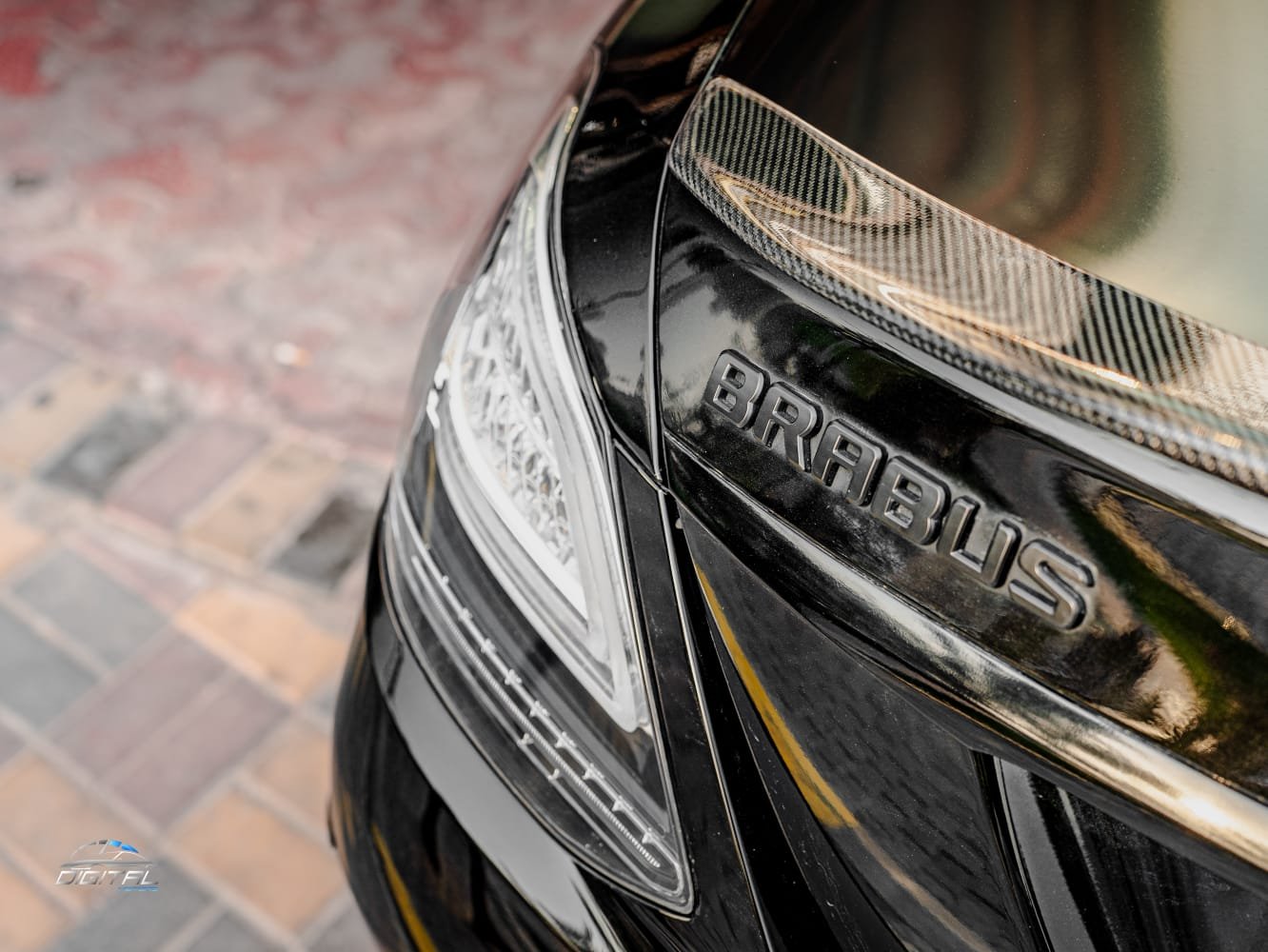 
								Mercedes-Benz C-Class 63 AMG S full									