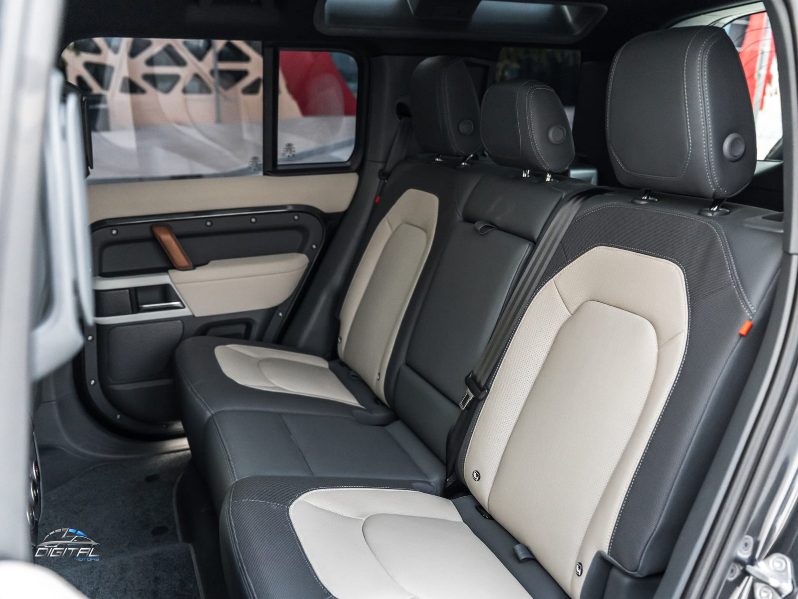 
								Land Rover Defender 110 X full									