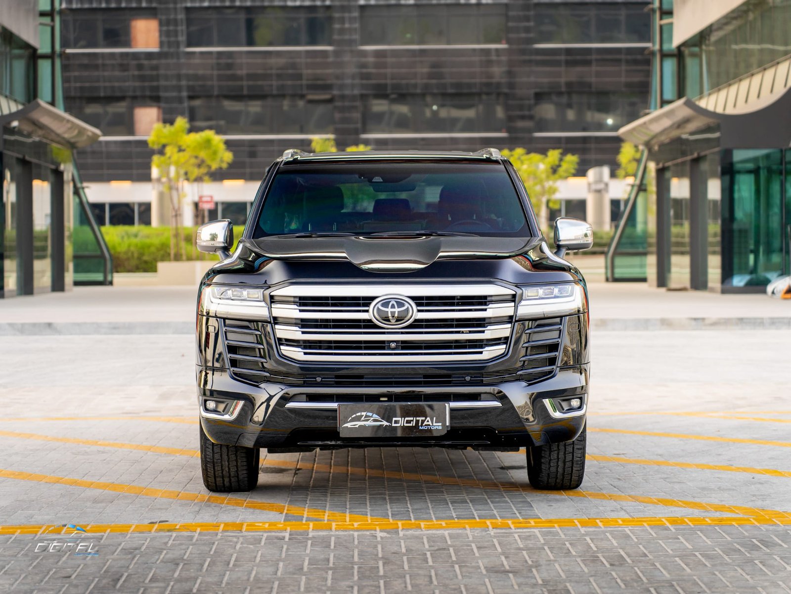 
								Toyota Land Cruiser VXR full									