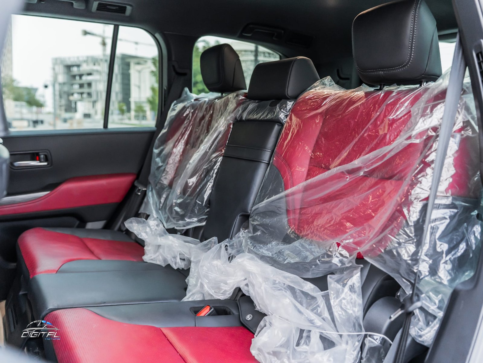 
								Toyota Land Cruiser VXR full									