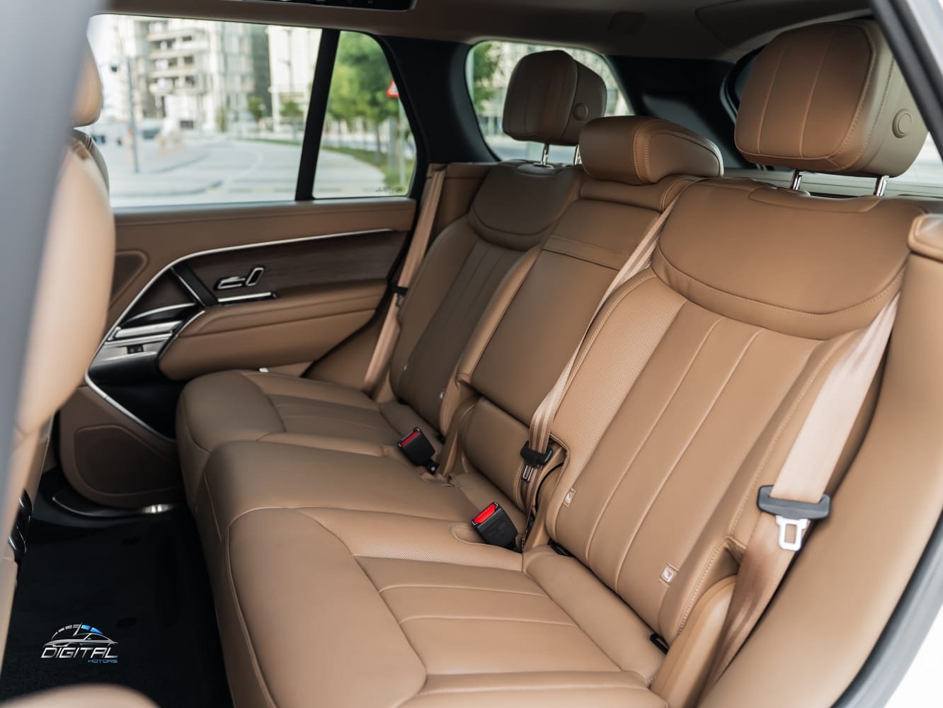 
								Land Rover Range Rover Vogue HSE full									