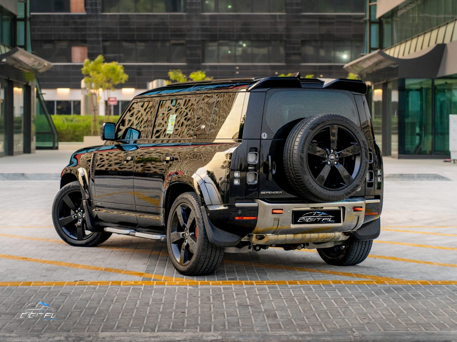 
								Land Rover Defender 110 X full									