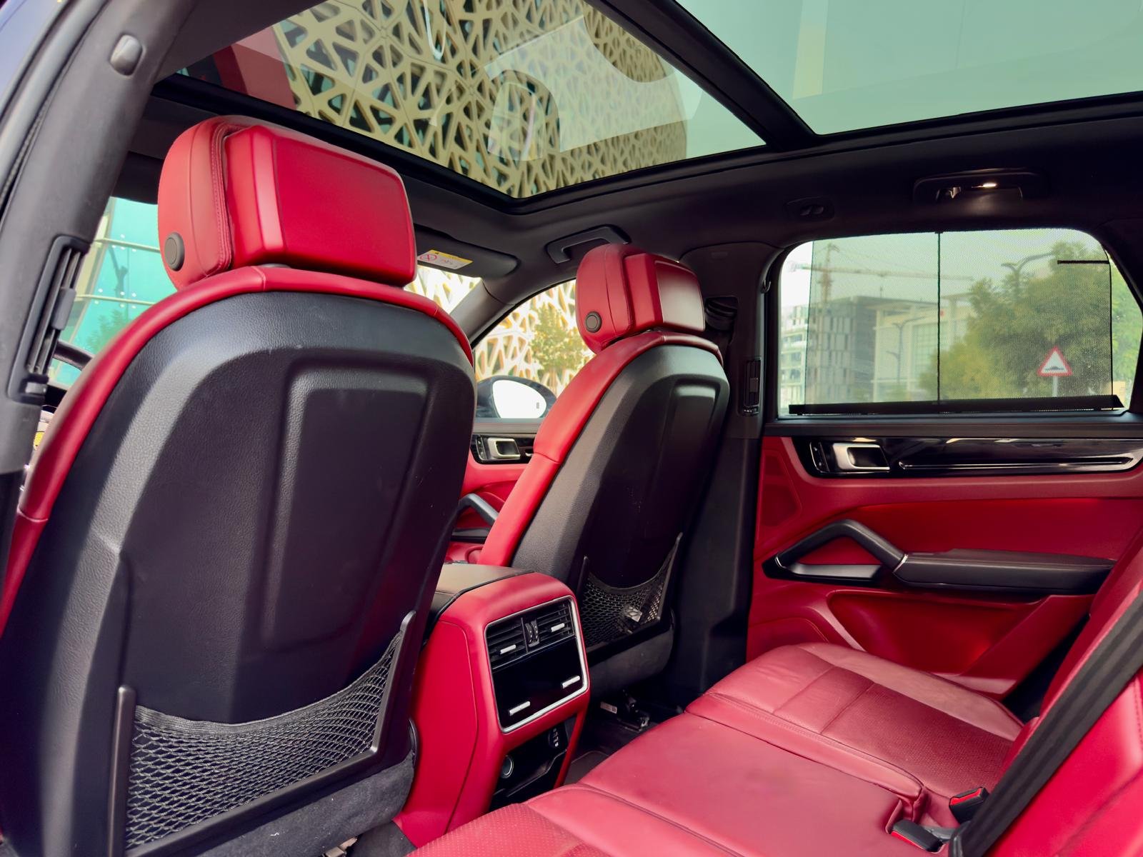 
								Porsche Cayenne full									