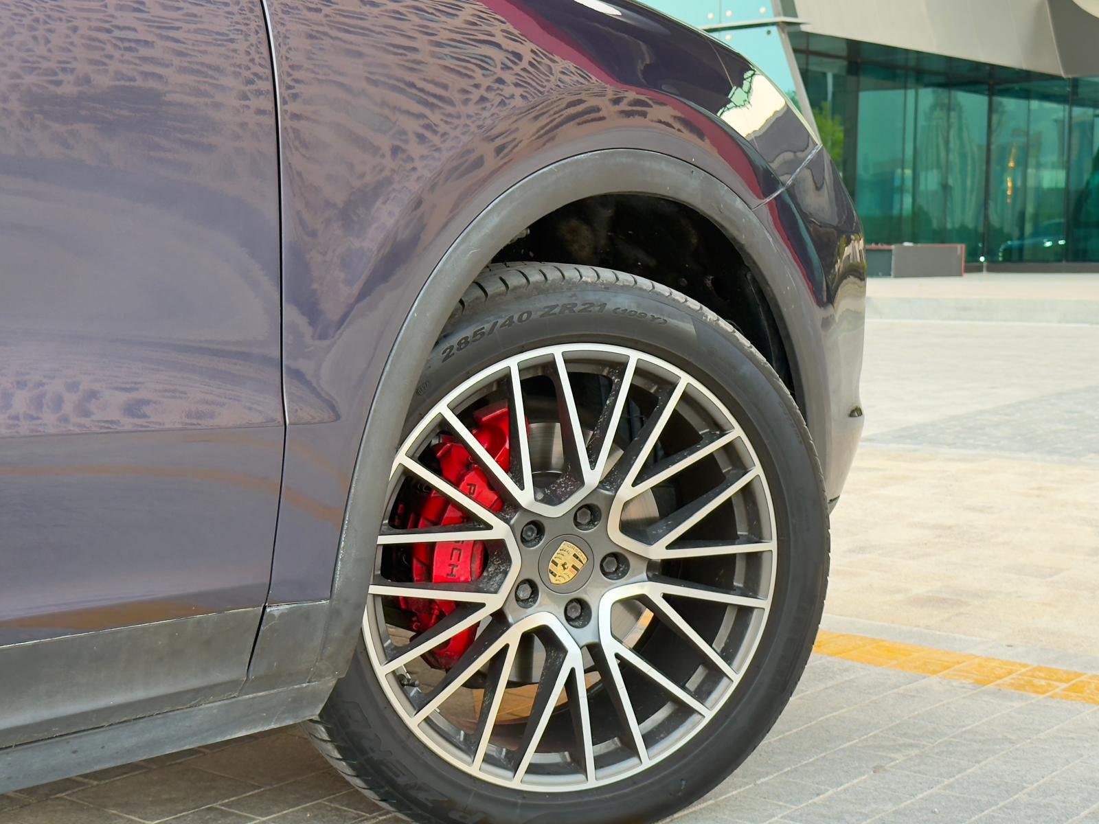 
								Porsche Cayenne full									