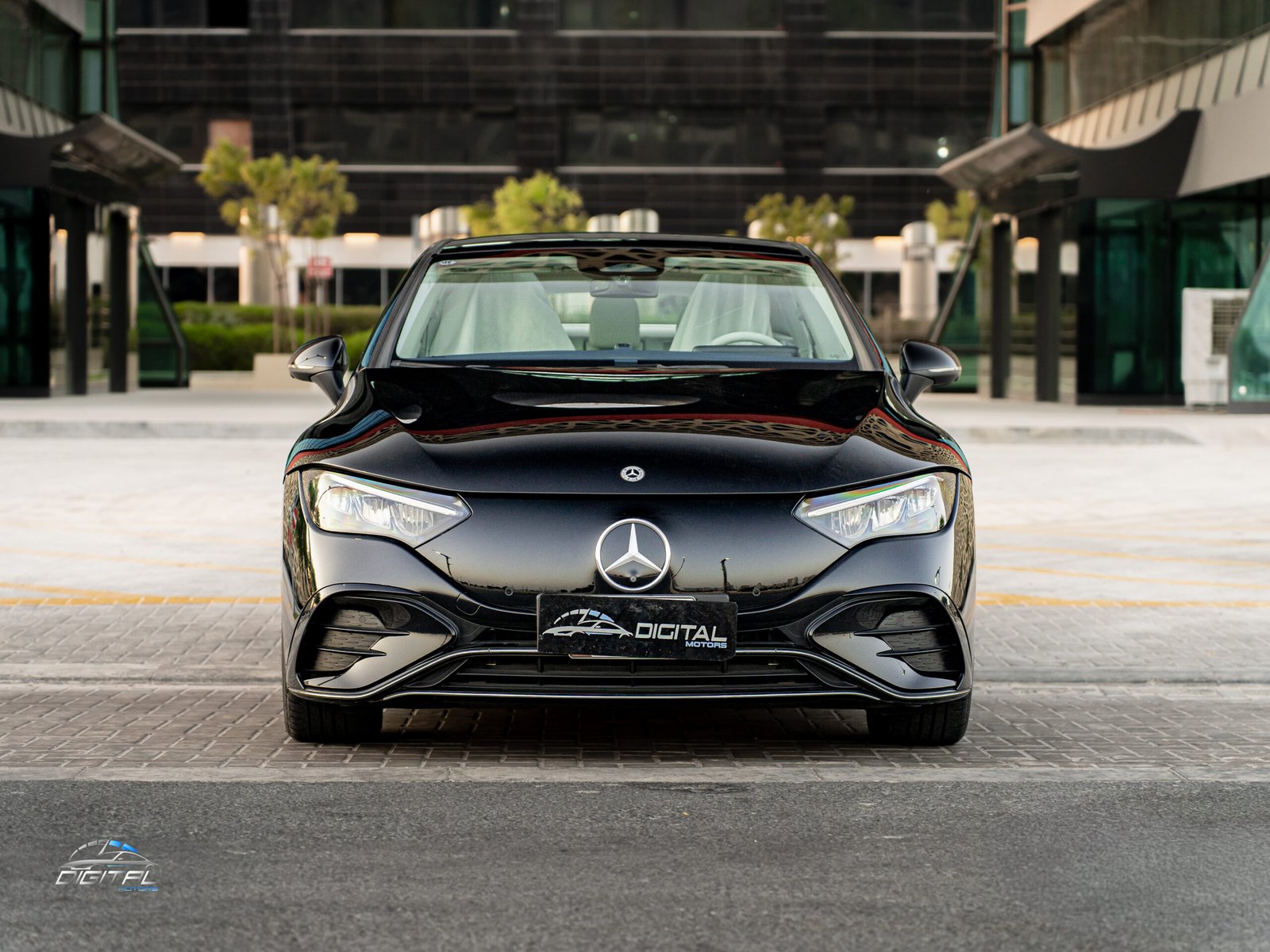 
								Mercedes-Benz EQE 350 full									