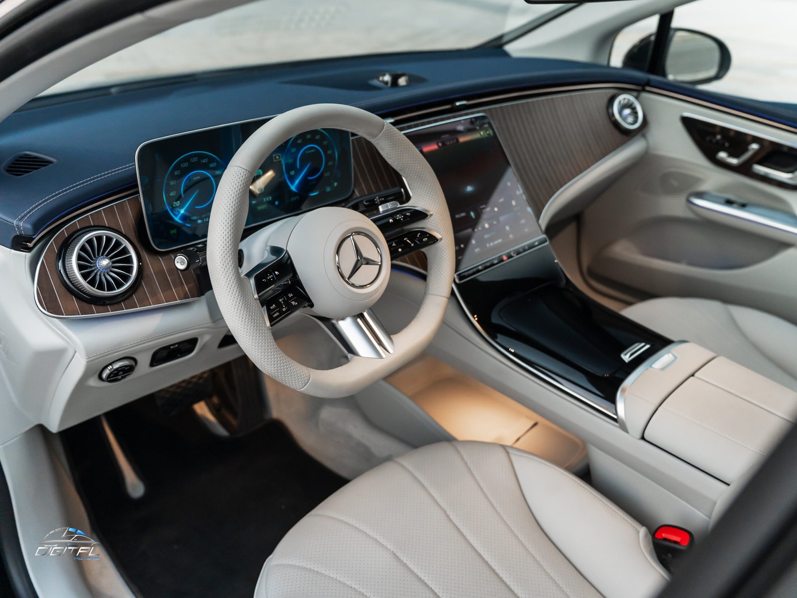 
								Mercedes-Benz EQE 350 full									