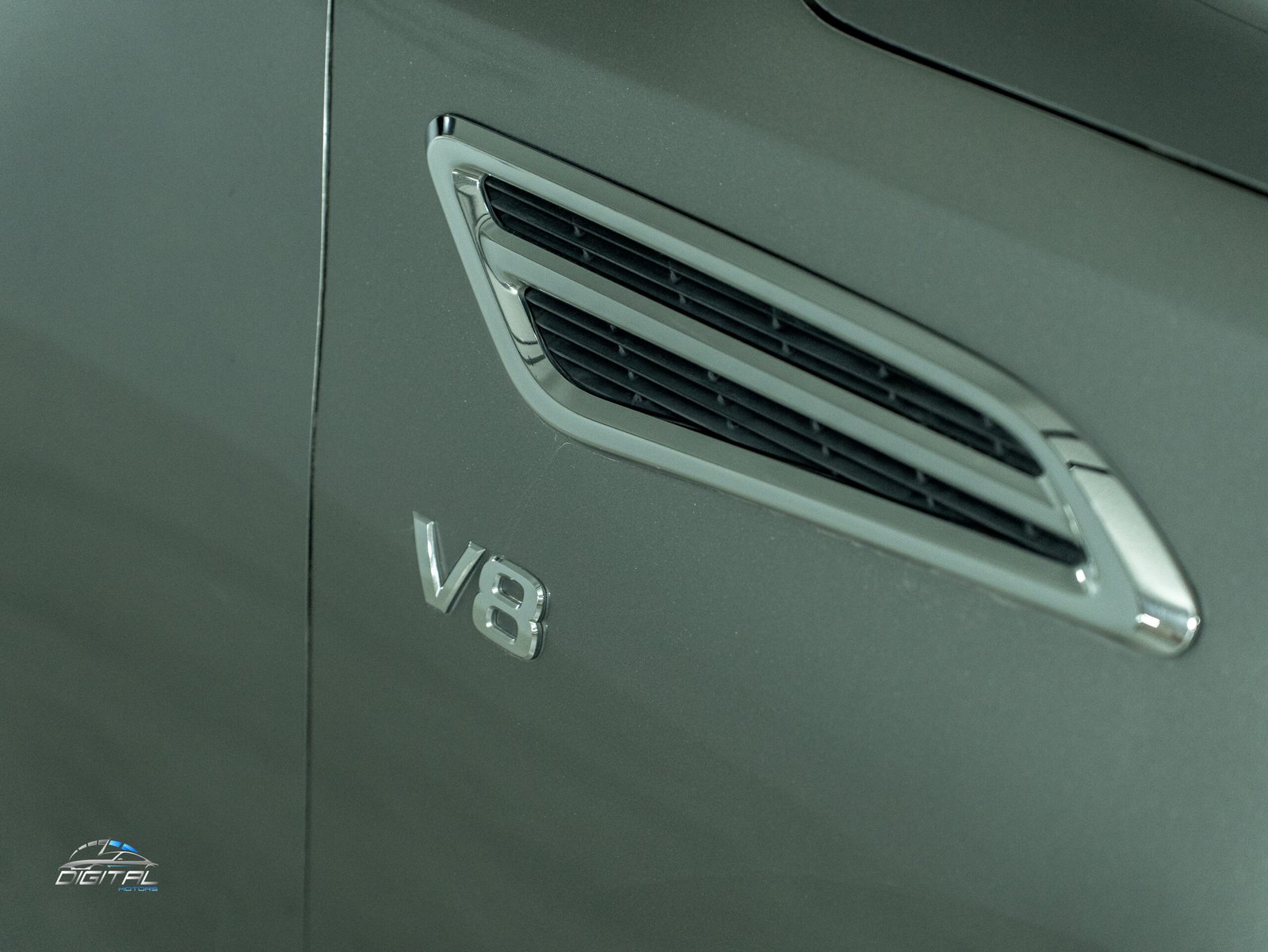 
								Nissan Patrol SE full									