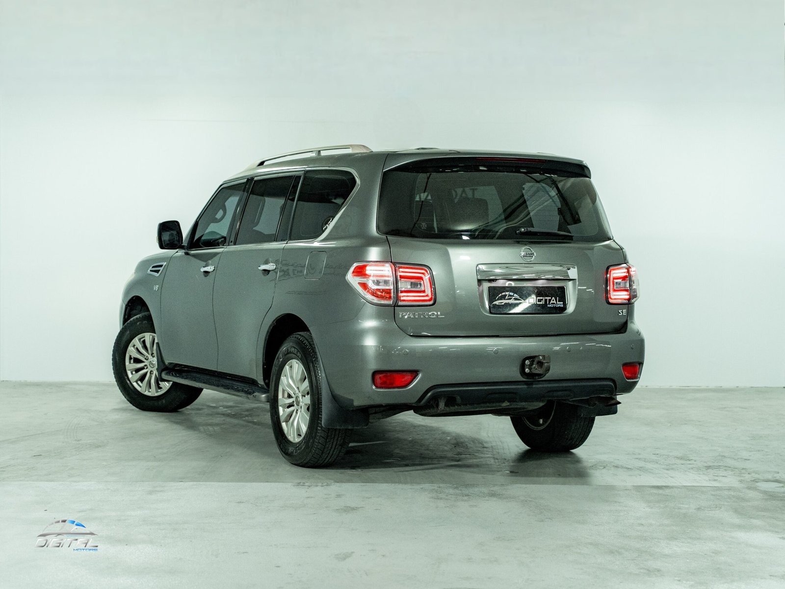 
								Nissan Patrol SE full									