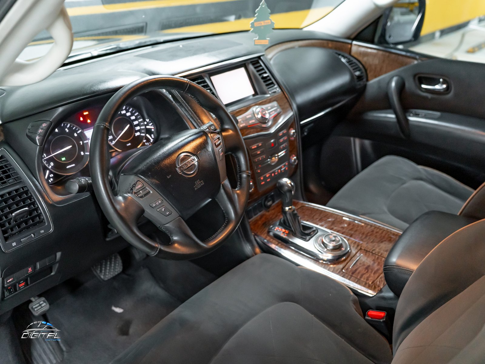 
								Nissan Patrol SE full									