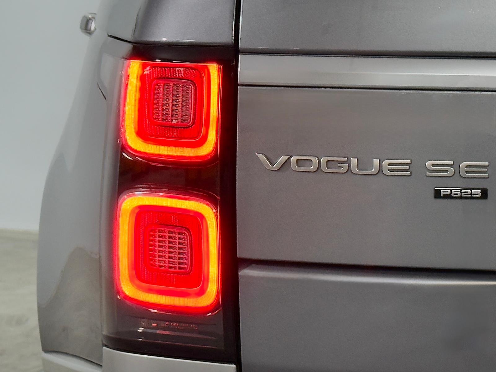 
								Land Rover Range Rover Vogue SE full									