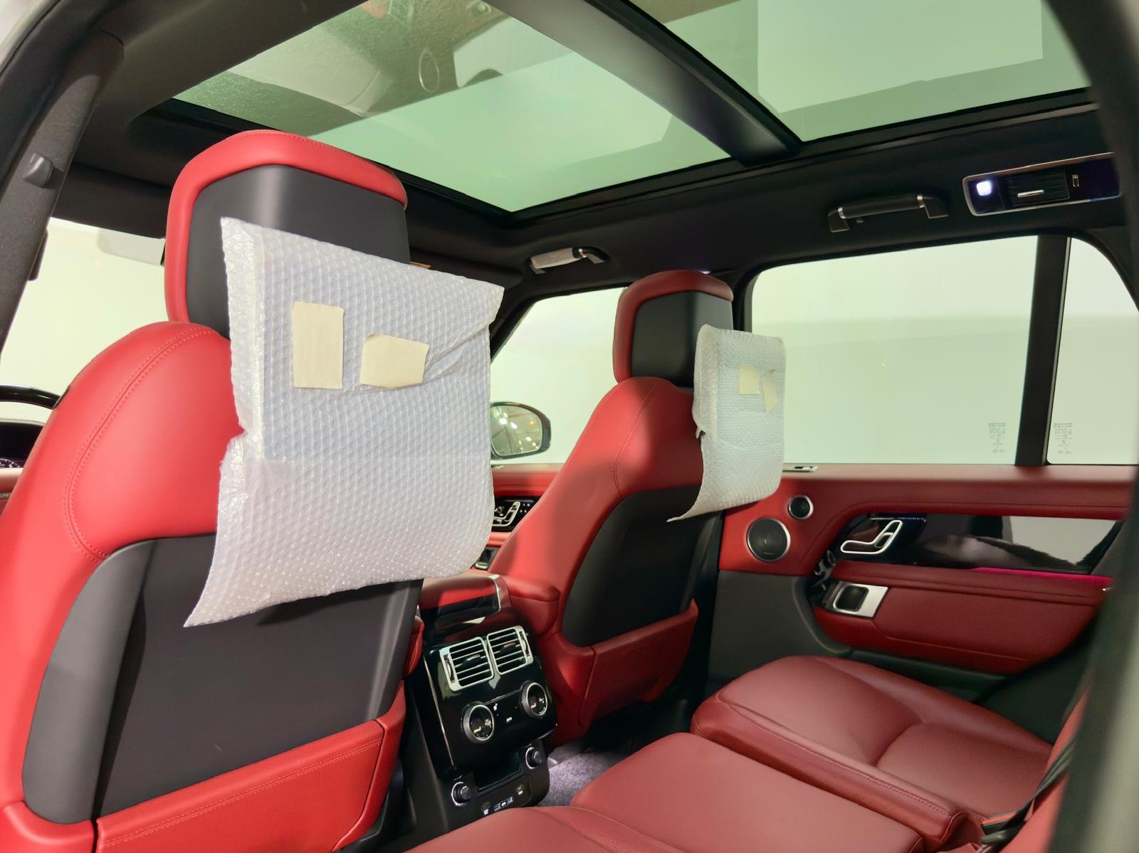 
								Land Rover Range Rover Vogue SE full									