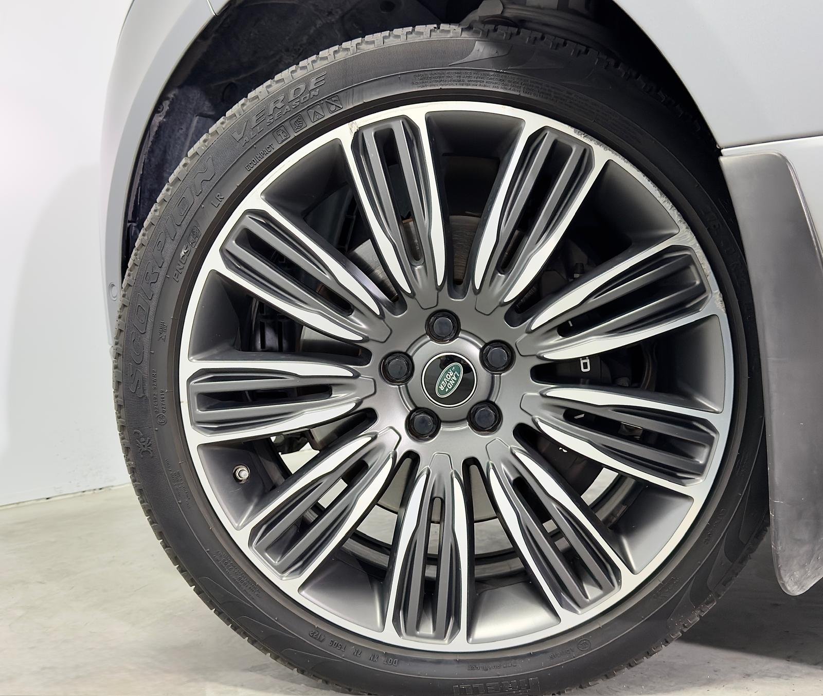 
								Land Rover Range Rover Vogue SE full									