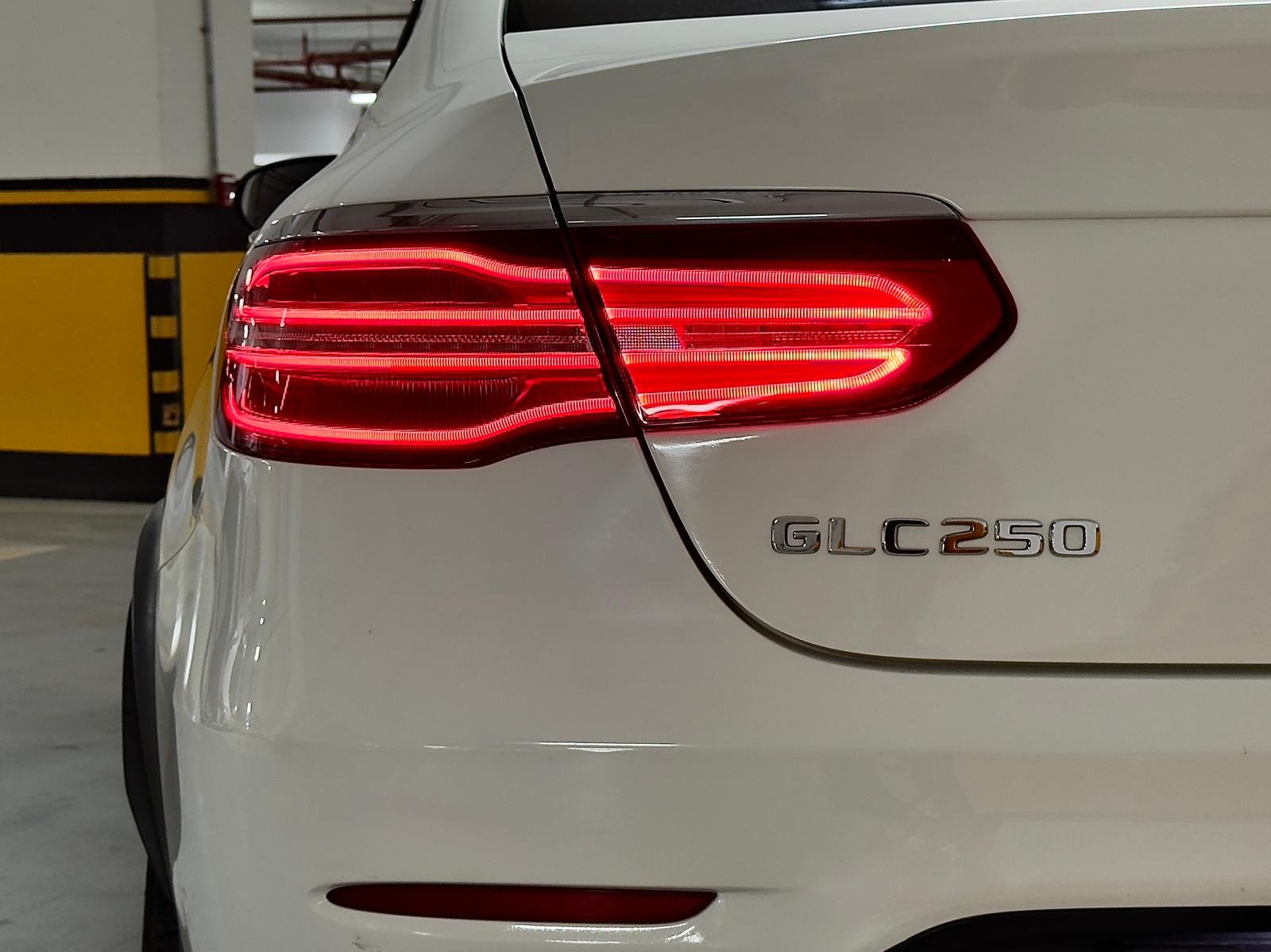 
								Mercedes-Benz GLC 250 full									