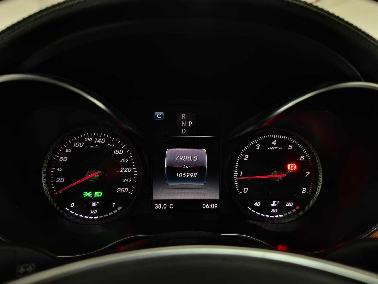 
								Mercedes-Benz GLC 250 full									