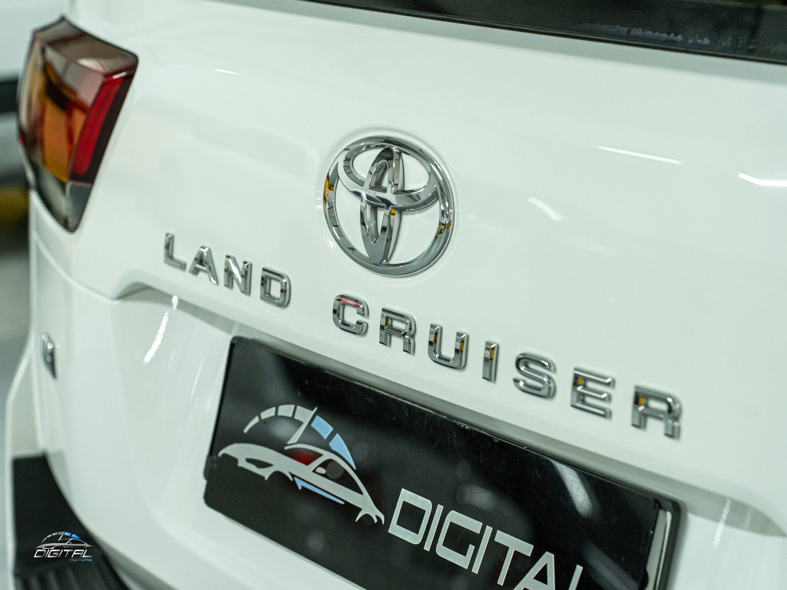 
								Toyota Land Cruiser GX full									