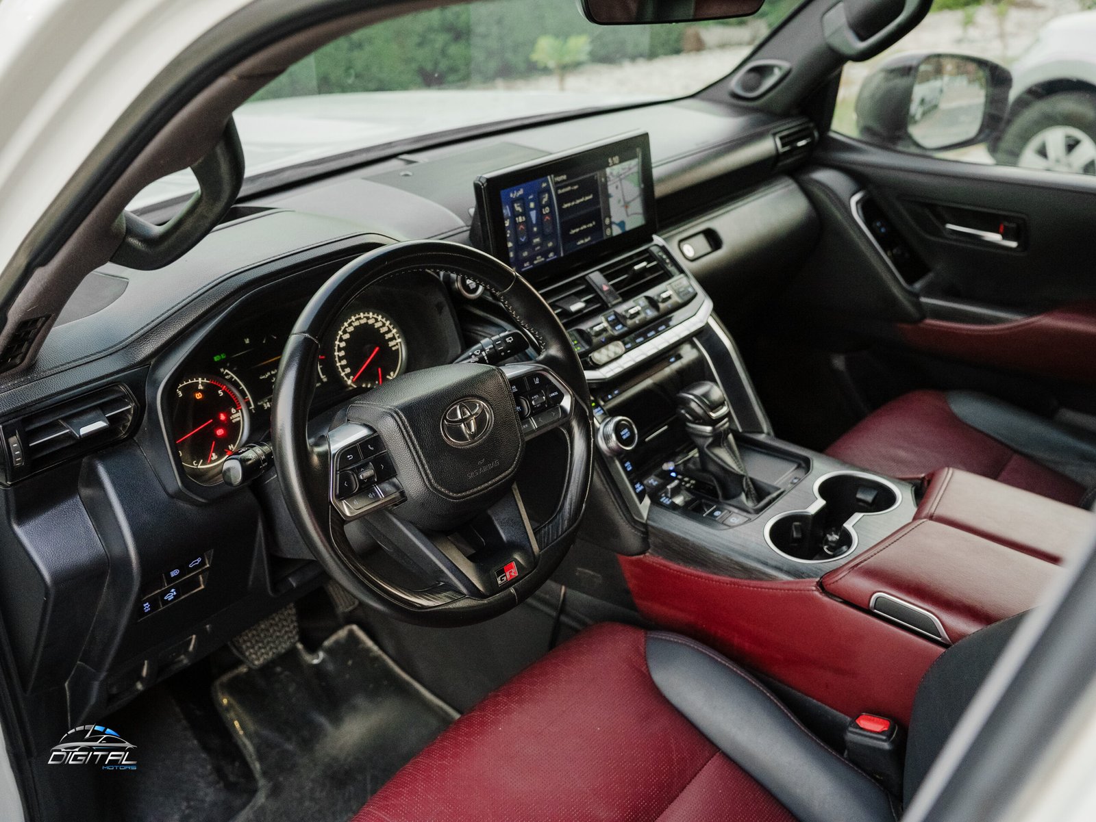 
								Toyota Land Cruiser GR full									